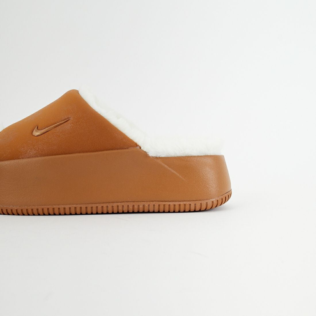 NIKE [ナイキ] カームエレベーションファー スライドサンダル [HV8560] 200 LT BRI