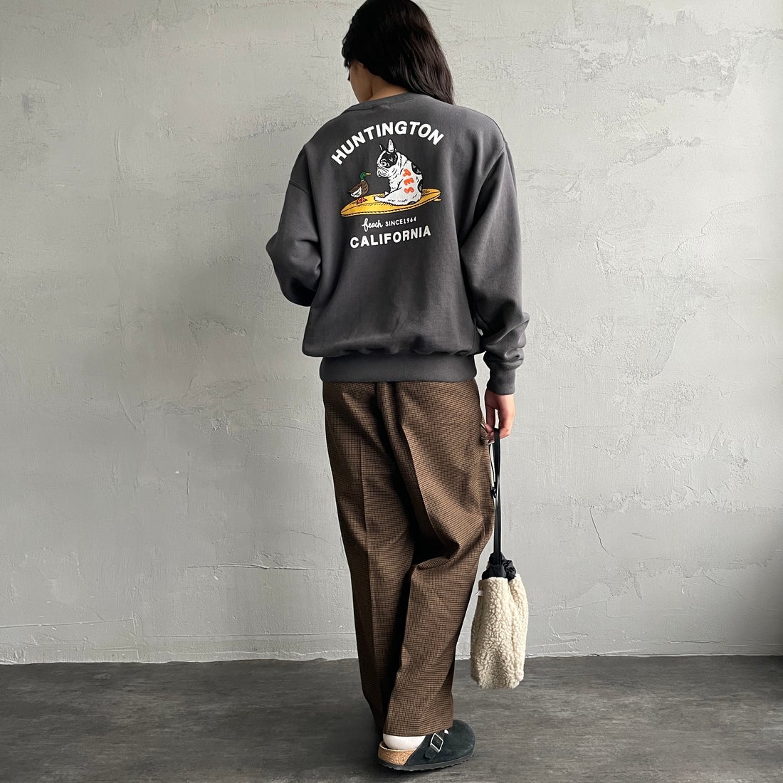 The Endless Summer [エンドレスサマー] 別注 BUHIダック バックプリントスウェット [FH-25774501-JF] &&モデル身長：162cm 着用サイズ：&&