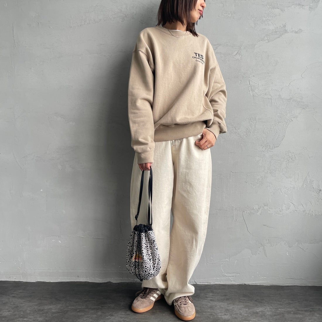 The Endless Summer [エンドレスサマー] 別注 BUHIダック バックプリントスウェット [FH-25774501-JF] &&モデル身長：159cm 着用サイズ：&&