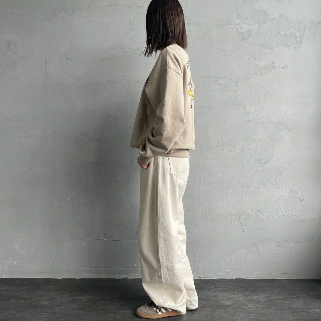 The Endless Summer [エンドレスサマー] 別注 BUHIダック バックプリントスウェット [FH-25774501-JF] &&モデル身長：159cm 着用サイズ：&&