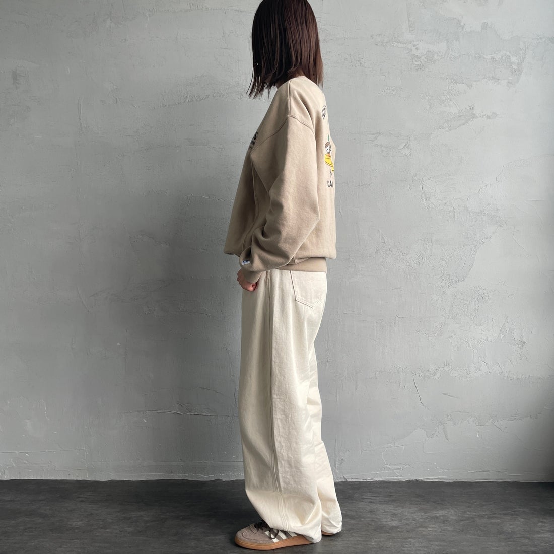 The Endless Summer [エンドレスサマー] 別注 BUHIダック バックプリントスウェット [FH-25774501-JF] &&モデル身長：159cm 着用サイズ：&&