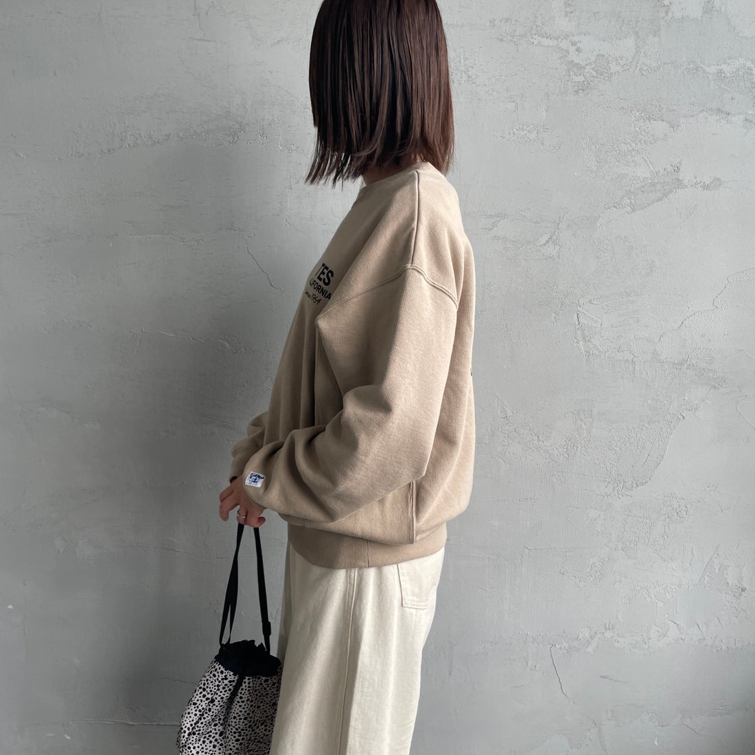 The Endless Summer [エンドレスサマー] 別注 BUHIダック バックプリントスウェット [FH-25774501-JF] &&モデル身長：159cm 着用サイズ：&&