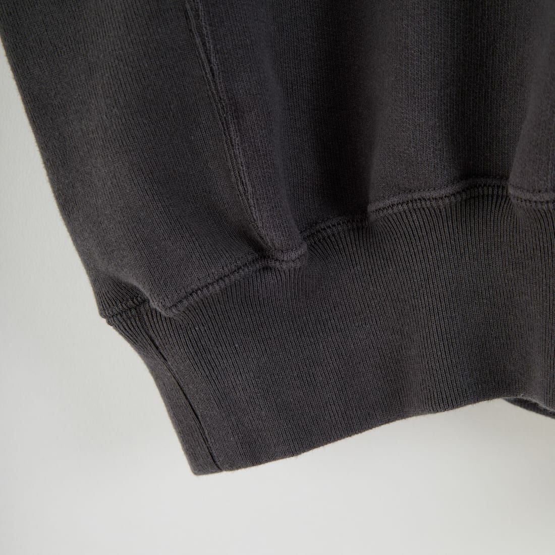 The Endless Summer [エンドレスサマー] 別注 BUHIダック バックプリントスウェット [FH-25774501-JF] CHARCOAL