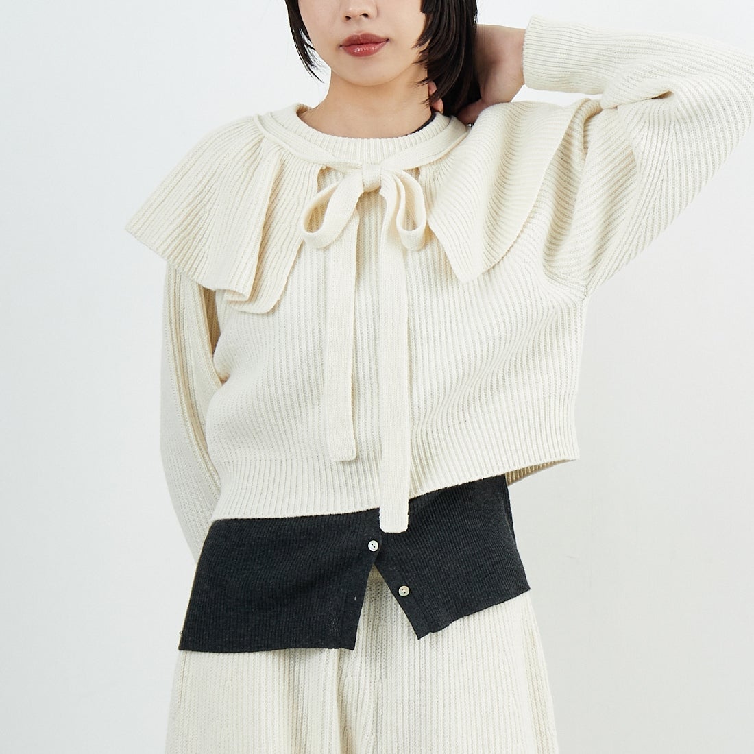 UNFIL [アンフィル] ウーレンコットン&EXファインラムウール リブニットフリルカラー [WVFL-UW125] OFF WHITE &&モデル身長：162cm 着用サイズ：1&&