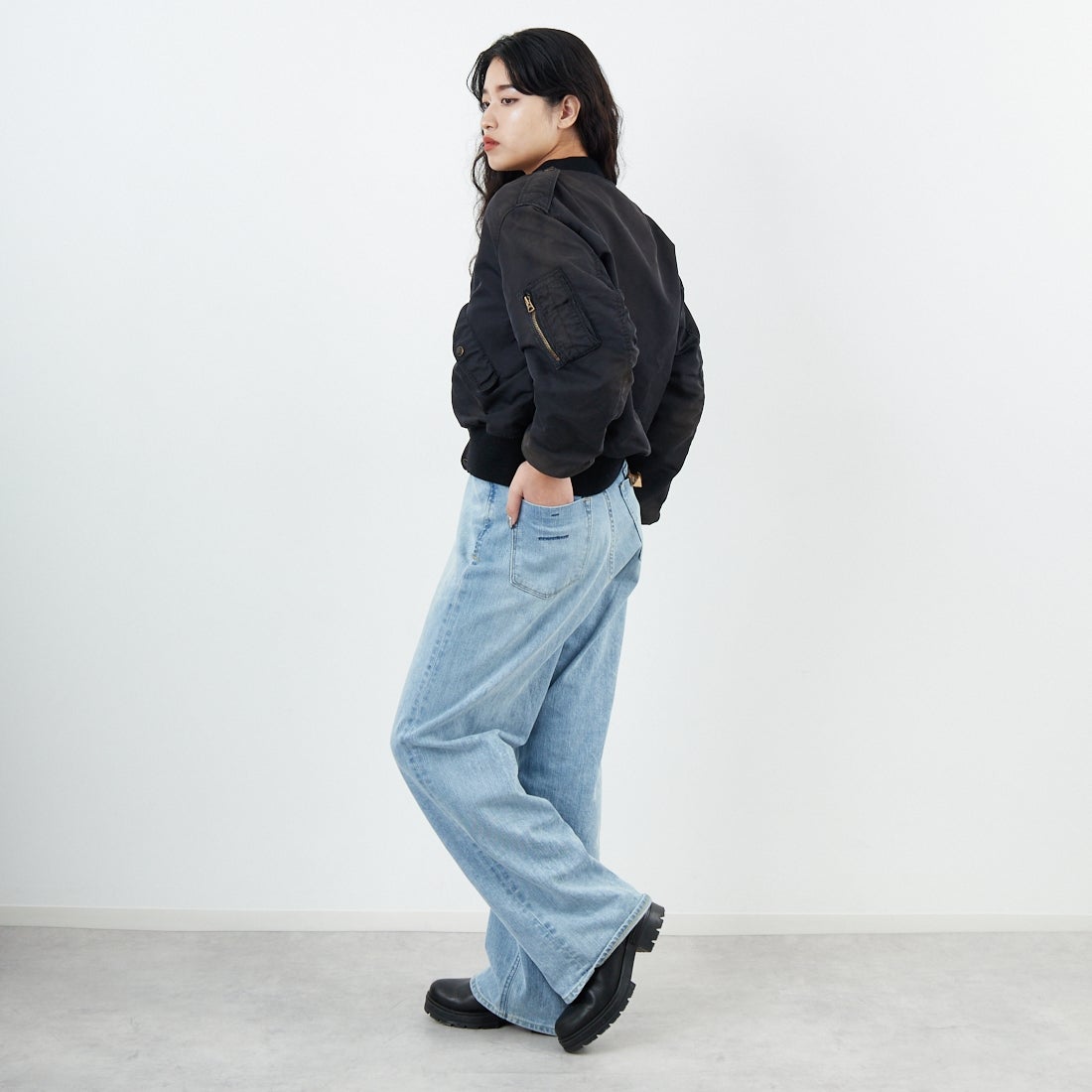 BOW WOW [バウワウ] L-2B エイジドフライトジャケット [BW252-L2FJ] AGED BLACK &&モデル身長：162cm 着用サイズ：S&&