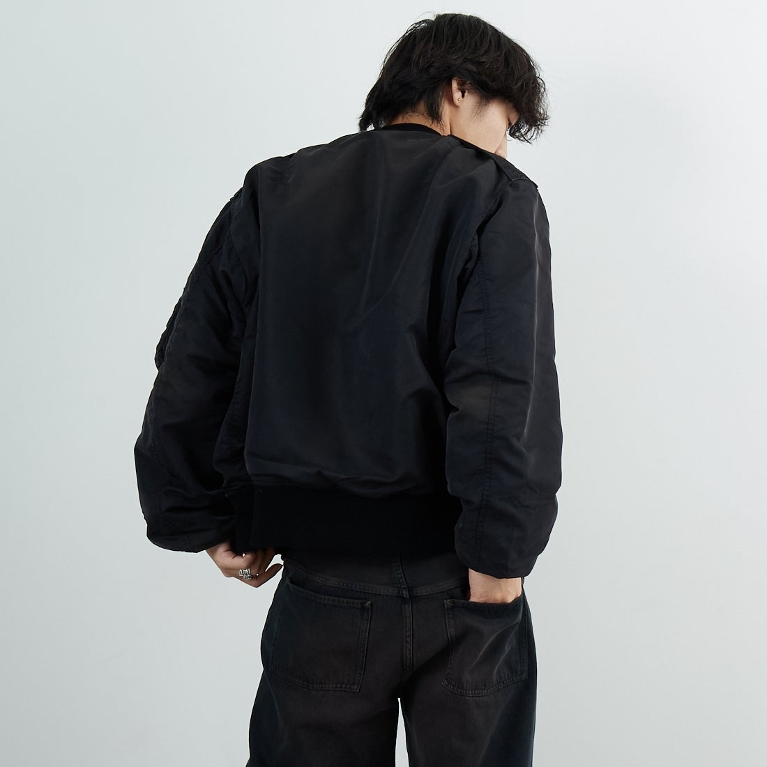 BOW WOW [バウワウ] L-2B エイジドフライトジャケット [BW252-L2FJ] AGED BLACK &&モデル身長：179cm 着用サイズ：L&&