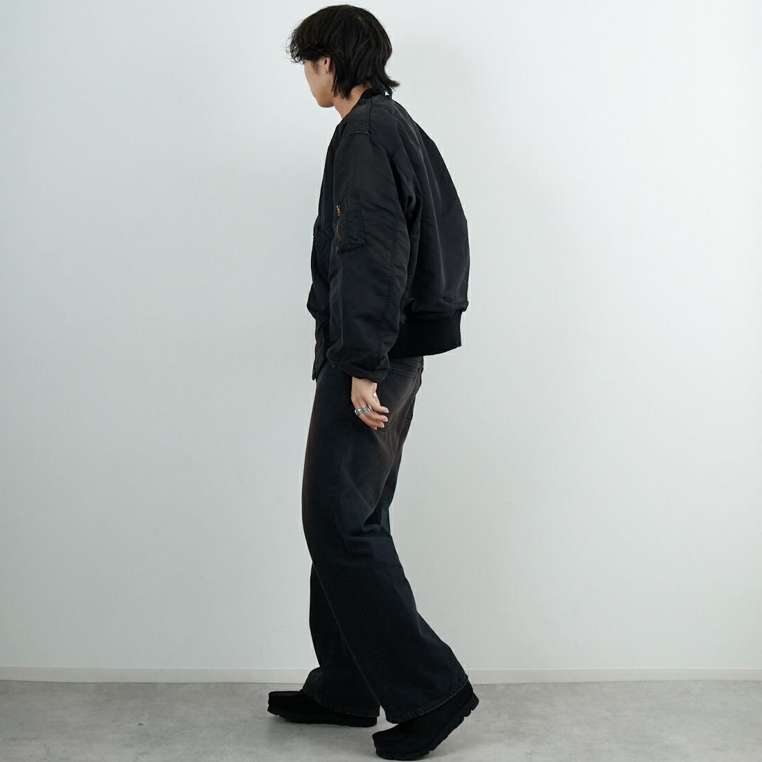 BOW WOW [バウワウ] L-2B エイジドフライトジャケット [BW252-L2FJ] AGED BLACK &&モデル身長：179cm 着用サイズ：L&&