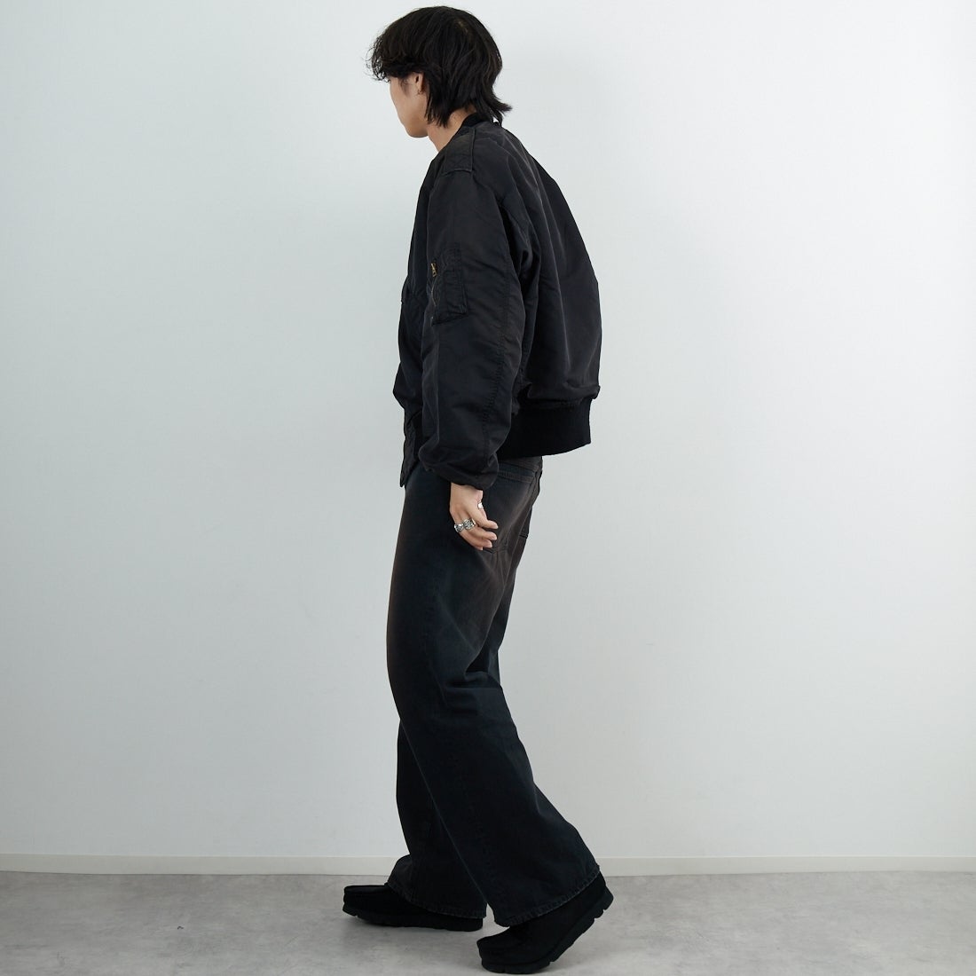 BOW WOW [バウワウ] L-2B エイジドフライトジャケット [BW252-L2FJ] AGED BLACK &&モデル身長：179cm 着用サイズ：L&&