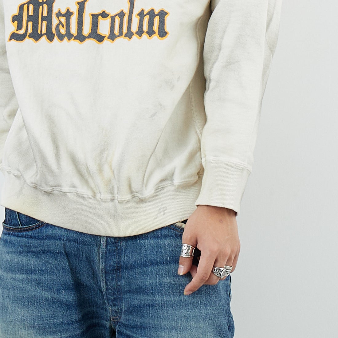 BOW WOW [バウワウ] UNIV.マクラーレン レタリングエイジドスウェット [BW252-UMLS] AGED WHITE &&モデル身長：179cm 着用サイズ：L&&