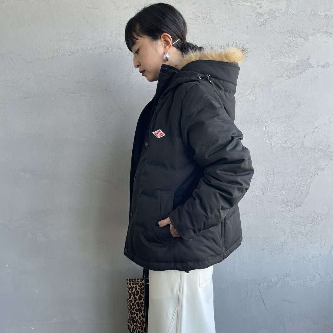 DANTON [ダントン] ショート丈 タッサーダウンジャケット [DT-A0007TPR]  &&モデル身長：150cm 着用サイズ：S&&