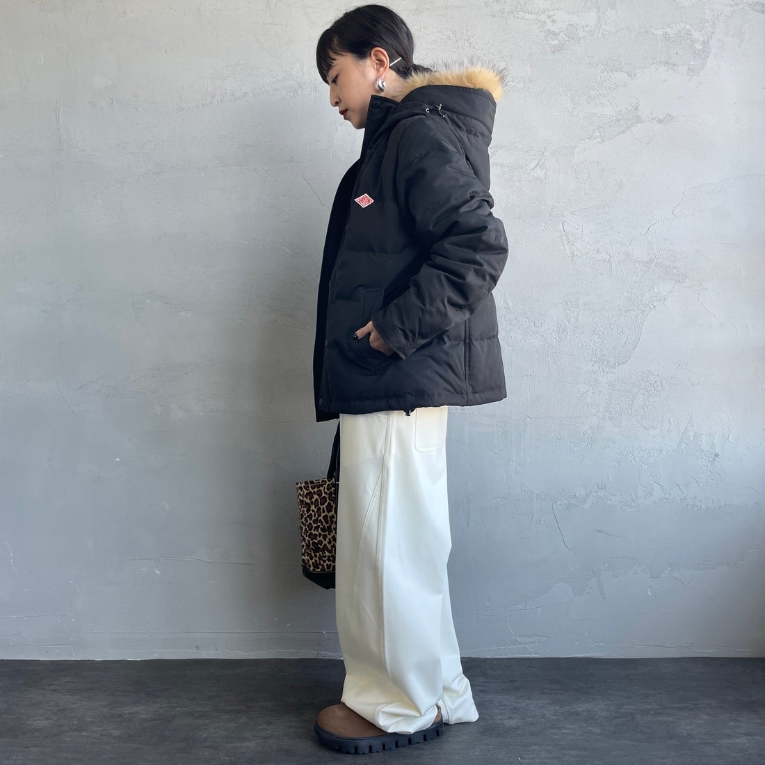 DANTON [ダントン] ショート丈 タッサーダウンジャケット [DT-A0007TPR]  &&モデル身長：150cm 着用サイズ：S&&