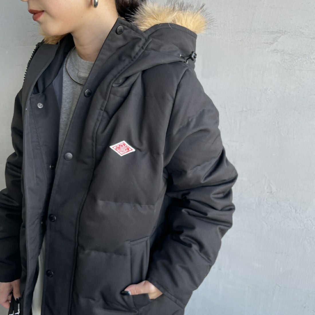 DANTON [ダントン] ショート丈 タッサーダウンジャケット [DT-A0007TPR]  &&モデル身長：150cm 着用サイズ：S&&