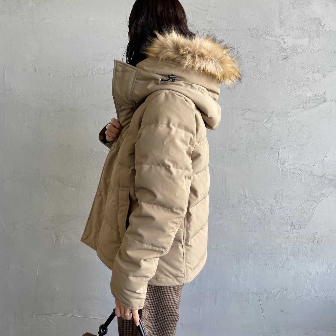 DANTON [ダントン] ショート丈 タッサーダウンジャケット [DT-A0007TPR] LT.BEIGE &&モデル身長：160cm 着用サイズ：M&&