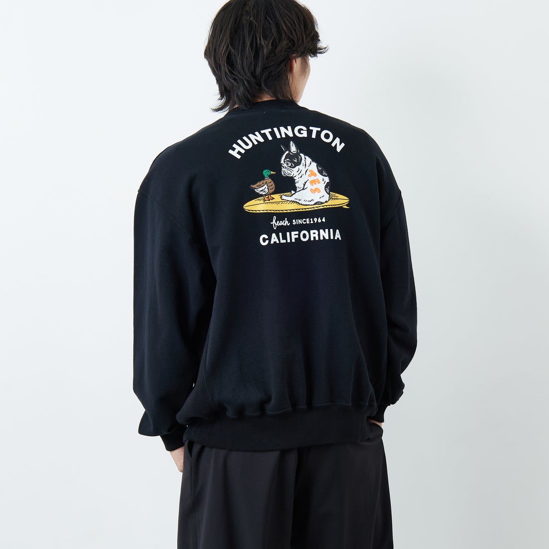 The Endless Summer [エンドレスサマー] 別注 BUHIダック バックプリントスウェット [FH-25774501-JF] BLACK &&モデル身長：179cm 着用サイズ：XL&&