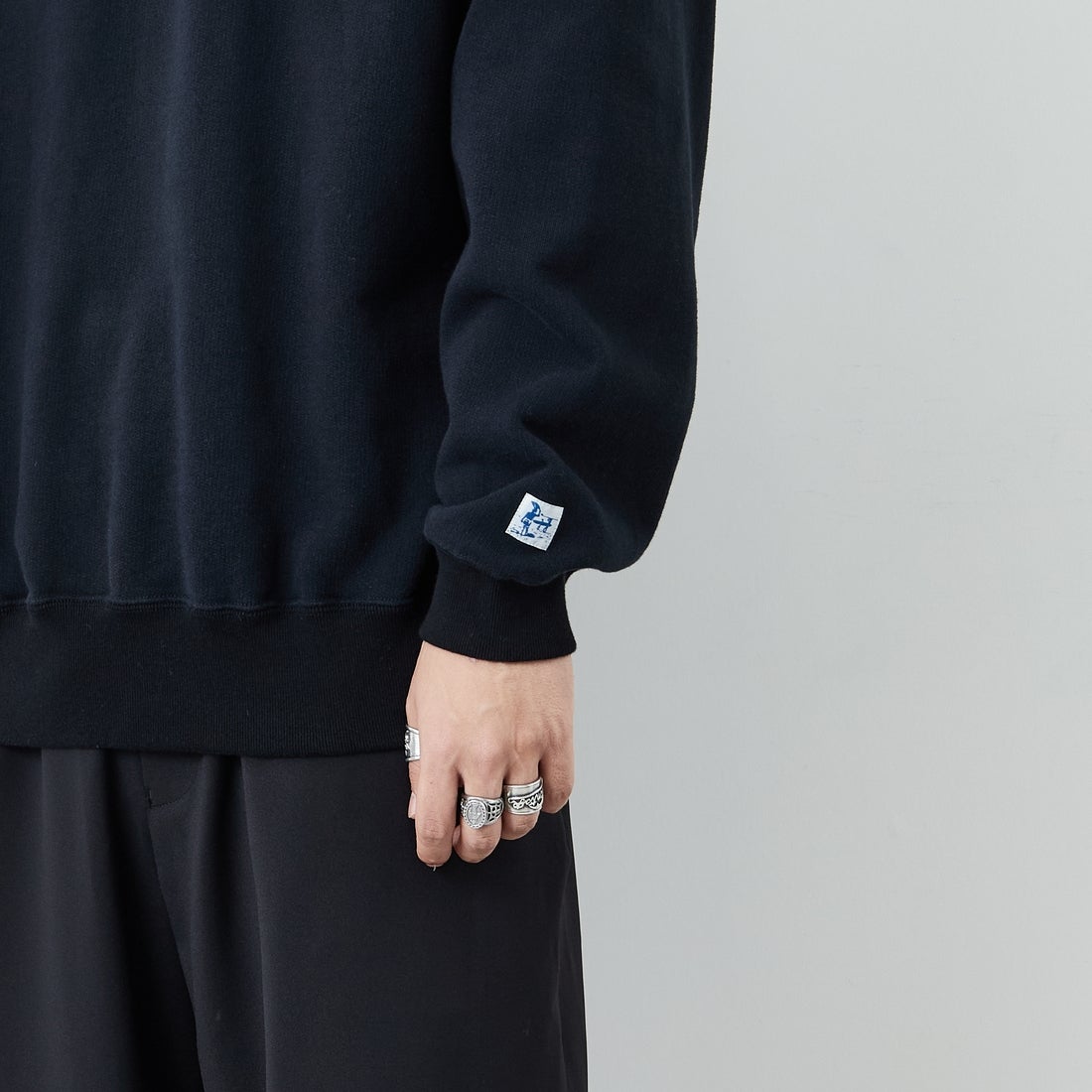 The Endless Summer [エンドレスサマー] 別注 BUHIダック バックプリントスウェット [FH-25774501-JF] BLACK &&モデル身長：179cm 着用サイズ：XL&&