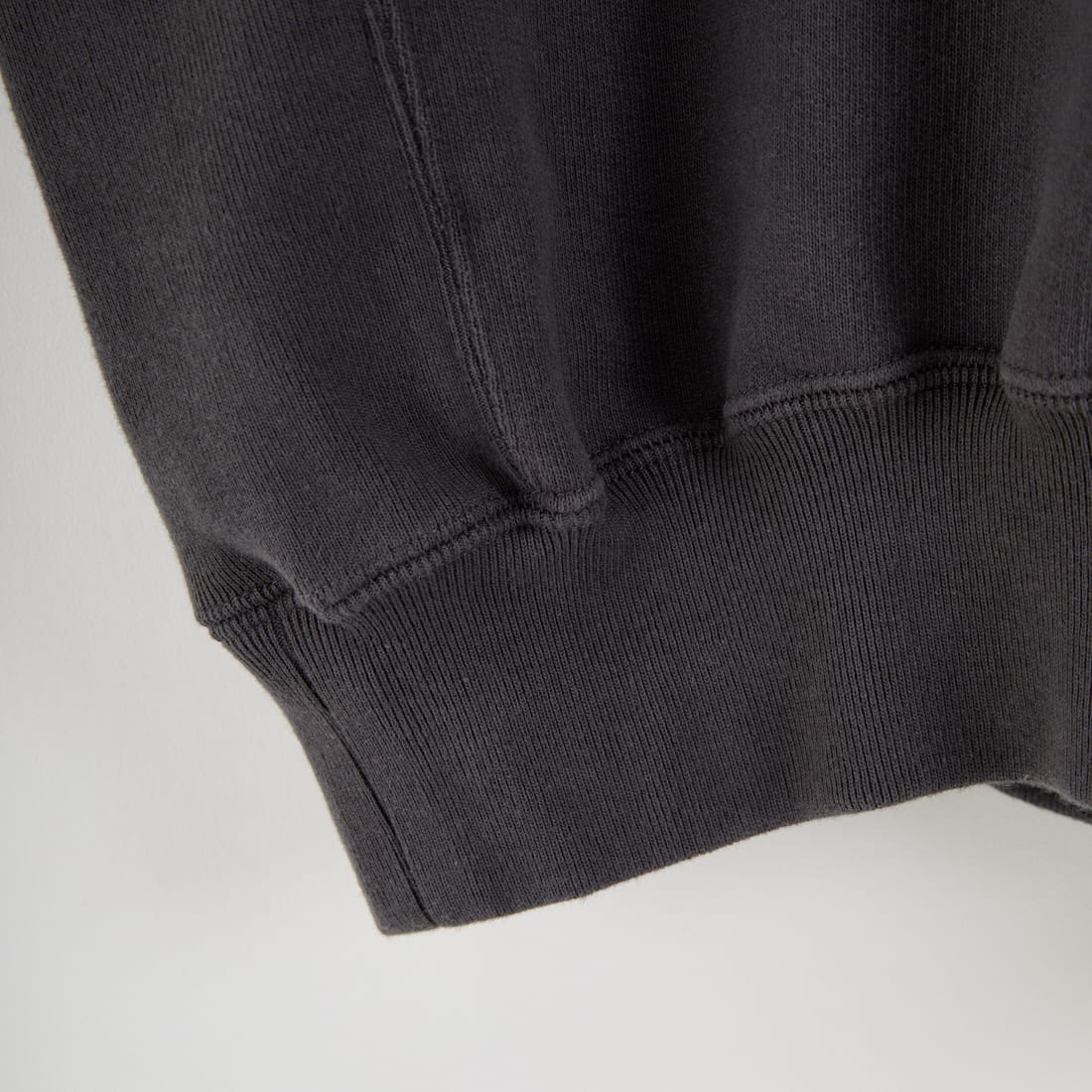 The Endless Summer [エンドレスサマー] 別注 BUHIダック バックプリントスウェット [FH-25774501-JF] CHARCOAL