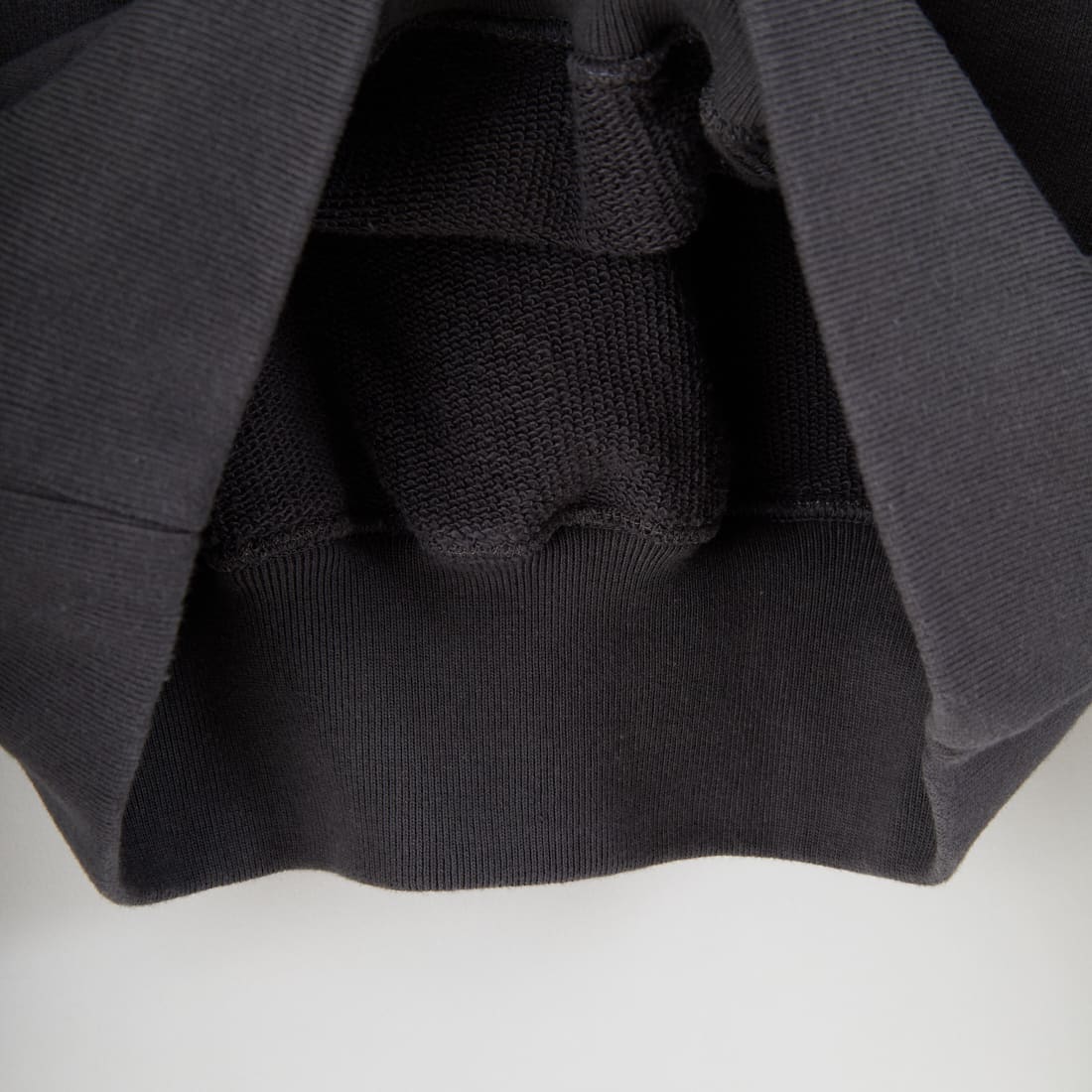 The Endless Summer [エンドレスサマー] 別注 BUHIダック バックプリントスウェット [FH-25774501-JF] CHARCOAL