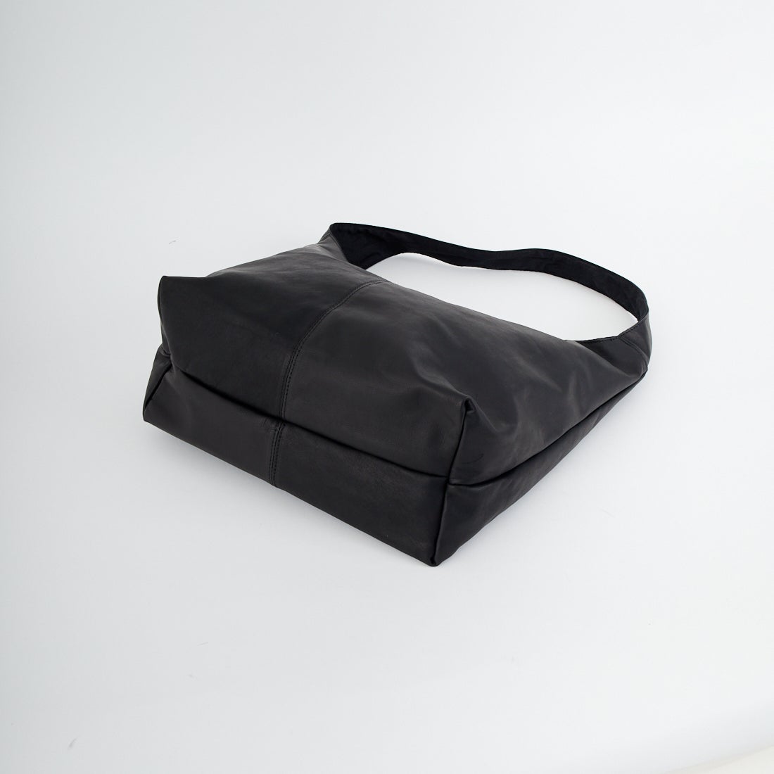 MR.OLIVE E.O.I [ミスターオリーブ] ウォータープルーフライトレザー エコトートバッグ [ME695N] BLACK