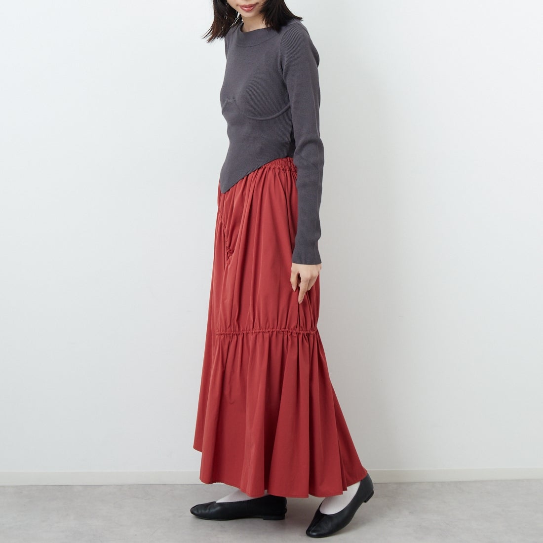 Jf Ready Made [ジェイエフレディメイド] ナイロンストレッチギャザースカート [755615] 22 ﾚｯﾄﾞ &&モデル身長：162cm 着用サイズ：F&&