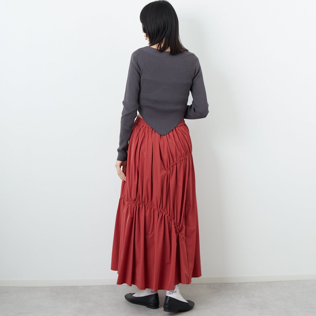 Jf Ready Made [ジェイエフレディメイド] ナイロンストレッチギャザースカート [755615] 22 ﾚｯﾄﾞ &&モデル身長：162cm 着用サイズ：F&&