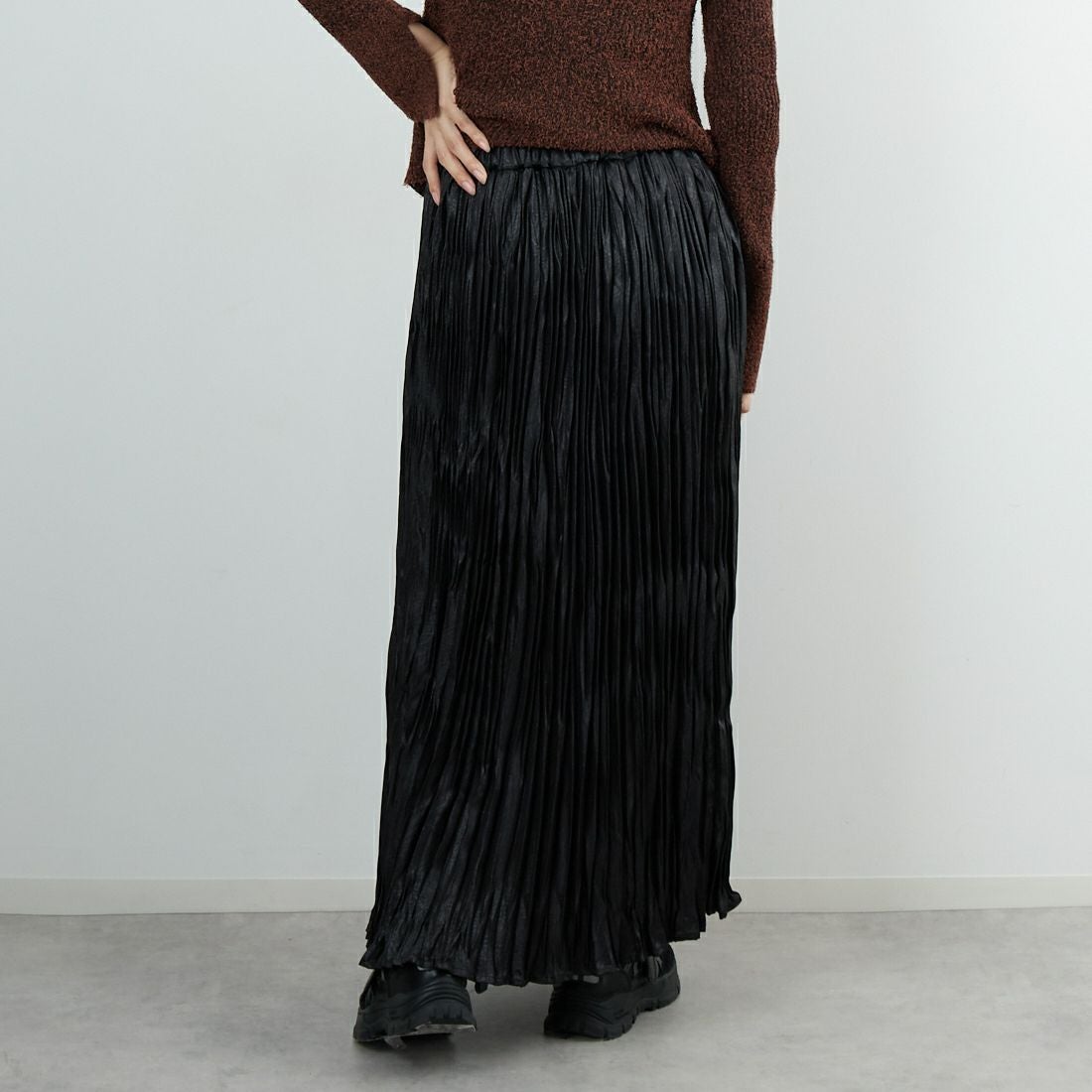 Jf Ready Made [ジェイエフレディメイド] チンツ風フェイクレザースカート [755693] 03 ﾌﾞﾗｯｸ &&モデル身長：162cm 着用サイズ：F&&