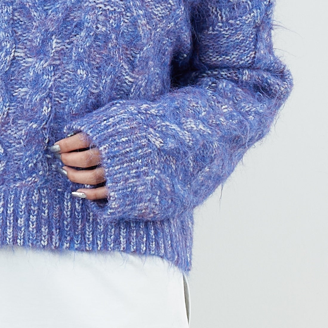 Jf Ready Made [ジェイエフレディメイド] シャギーケーブルニット [12619-HQ] BLUE &&モデル身長：162cm 着用サイズ：F&&