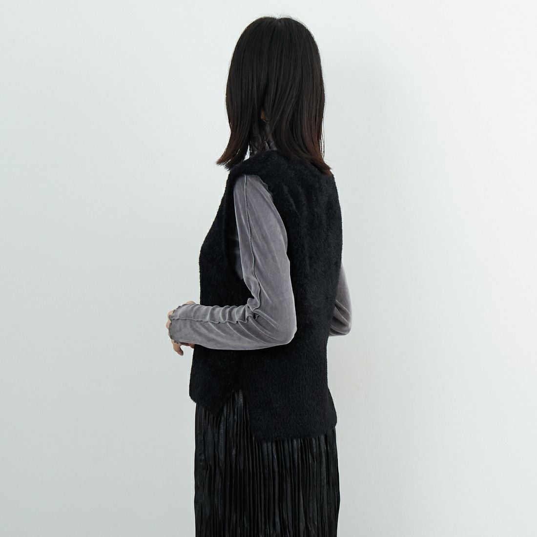 Jeans Factory Clothes [ジーンズファクトリークローズ] ラメシャギーベスト [11256834] ﾌﾞﾗｯｸ &&モデル身長：162cm 着用サイズ：F&&