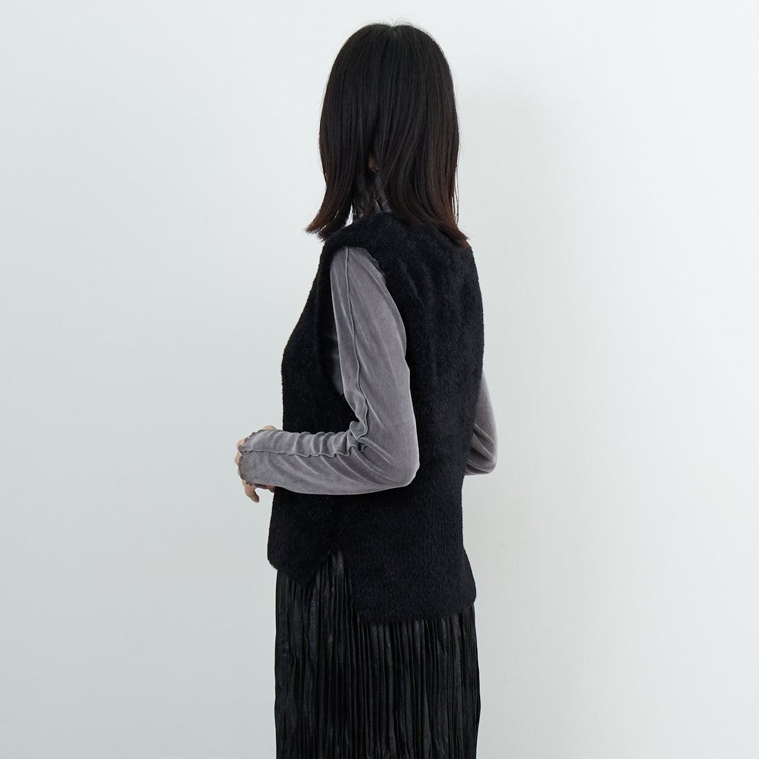 Jeans Factory Clothes [ジーンズファクトリークローズ] ラメシャギーベスト [11256834] ﾌﾞﾗｯｸ &&モデル身長：162cm 着用サイズ：F&&