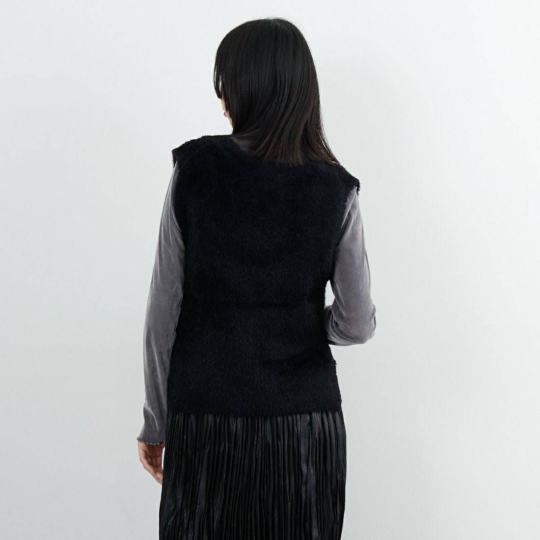 Jeans Factory Clothes [ジーンズファクトリークローズ] ラメシャギーベスト [11256834] ﾌﾞﾗｯｸ &&モデル身長：162cm 着用サイズ：F&&