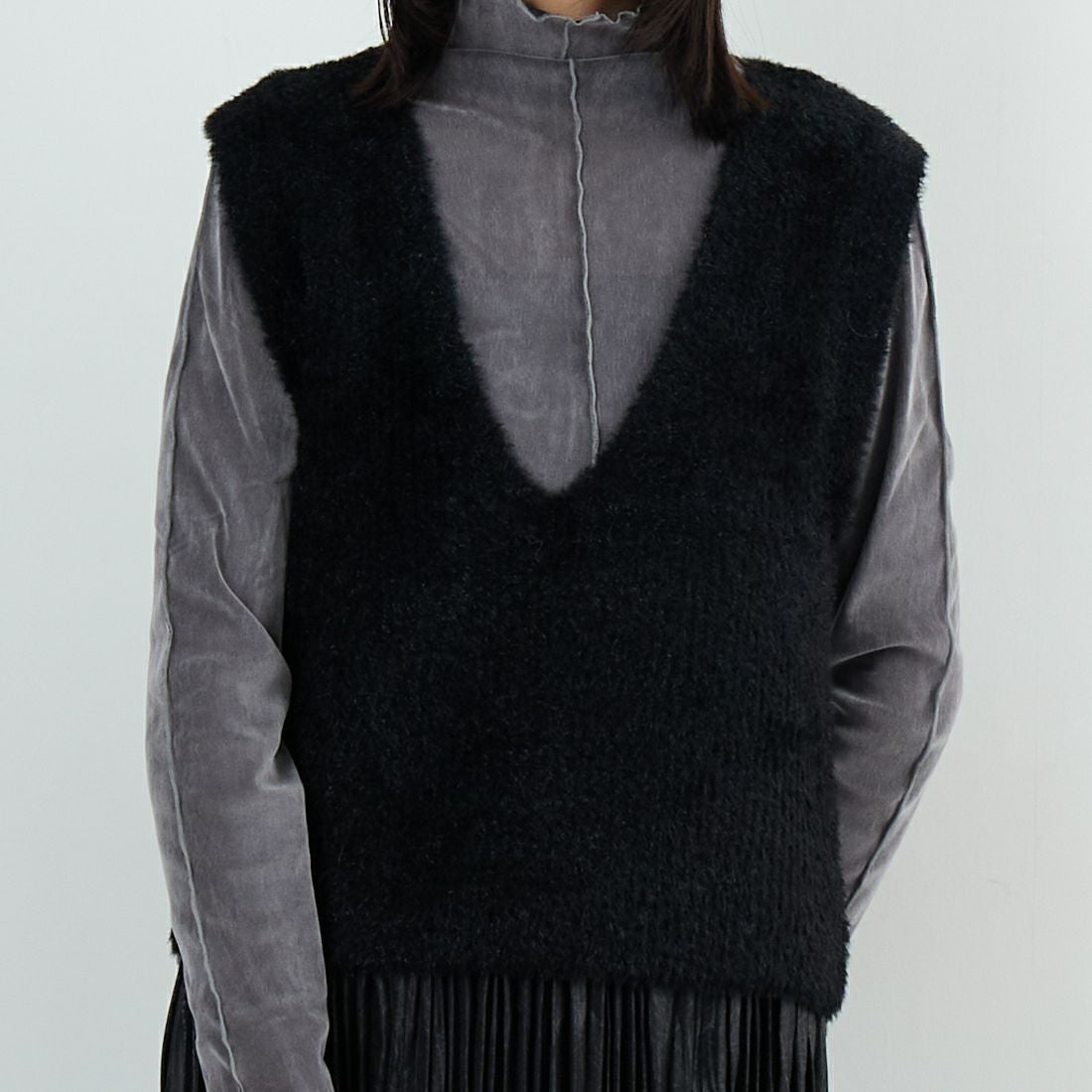 Jeans Factory Clothes [ジーンズファクトリークローズ] ラメシャギーベスト [11256834] ﾌﾞﾗｯｸ &&モデル身長：162cm 着用サイズ：F&&