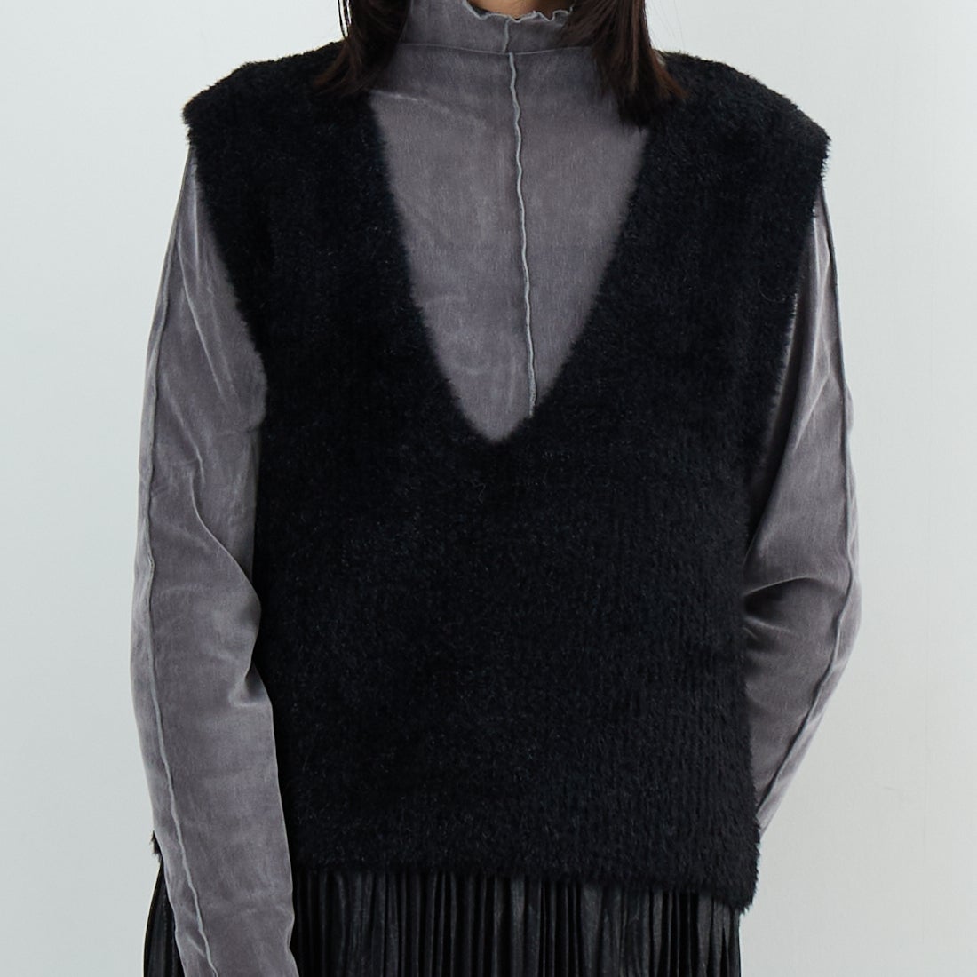 Jeans Factory Clothes [ジーンズファクトリークローズ] ラメシャギーベスト [11256834] ﾌﾞﾗｯｸ &&モデル身長：162cm 着用サイズ：F&&