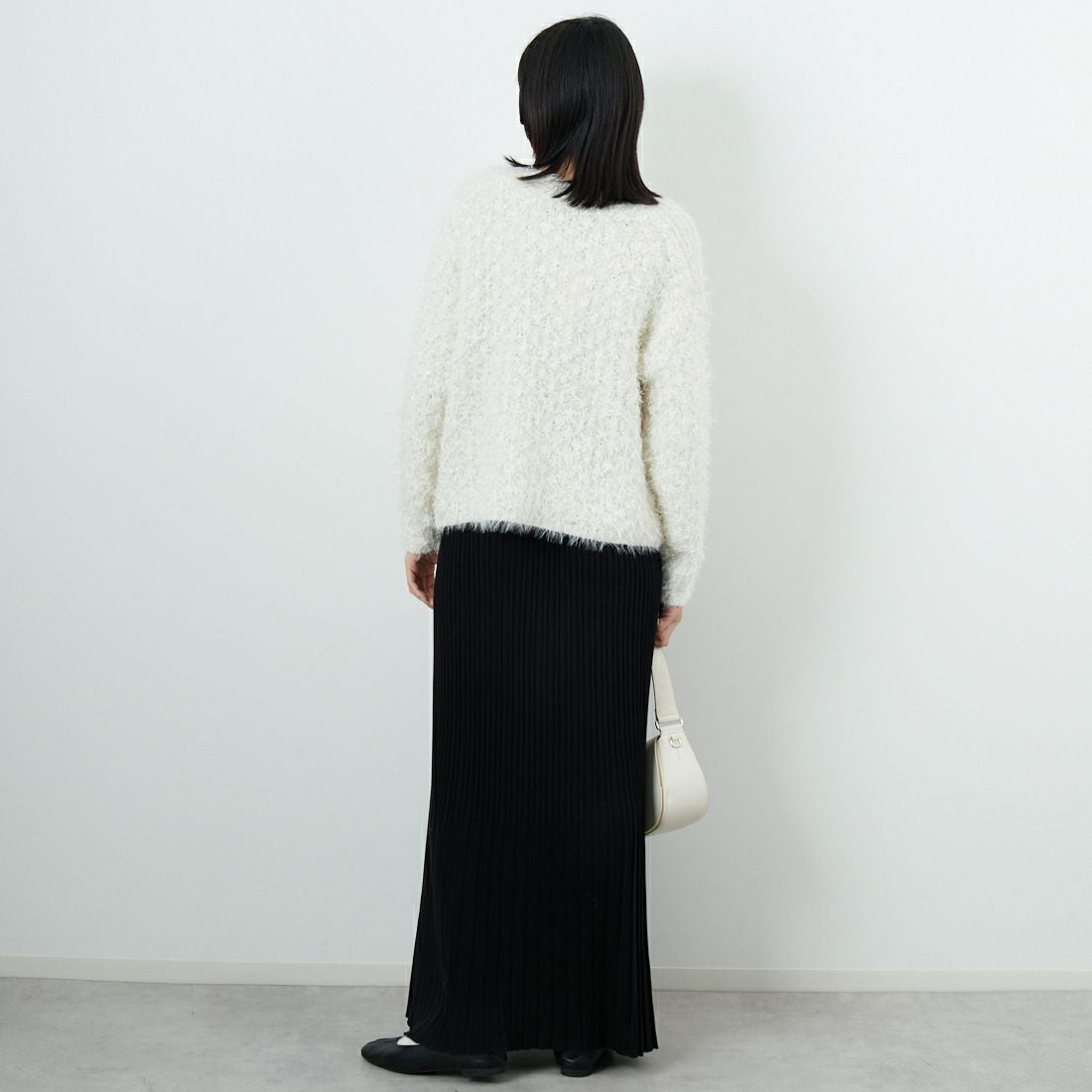 Jf Ready Made [ジェイエフレディメイド] ラメフラワー フェザーモールネッププルオーバー [3225421] ｱｲﾎﾞﾘｰ &&モデル身長：162cm 着用サイズ：F&&