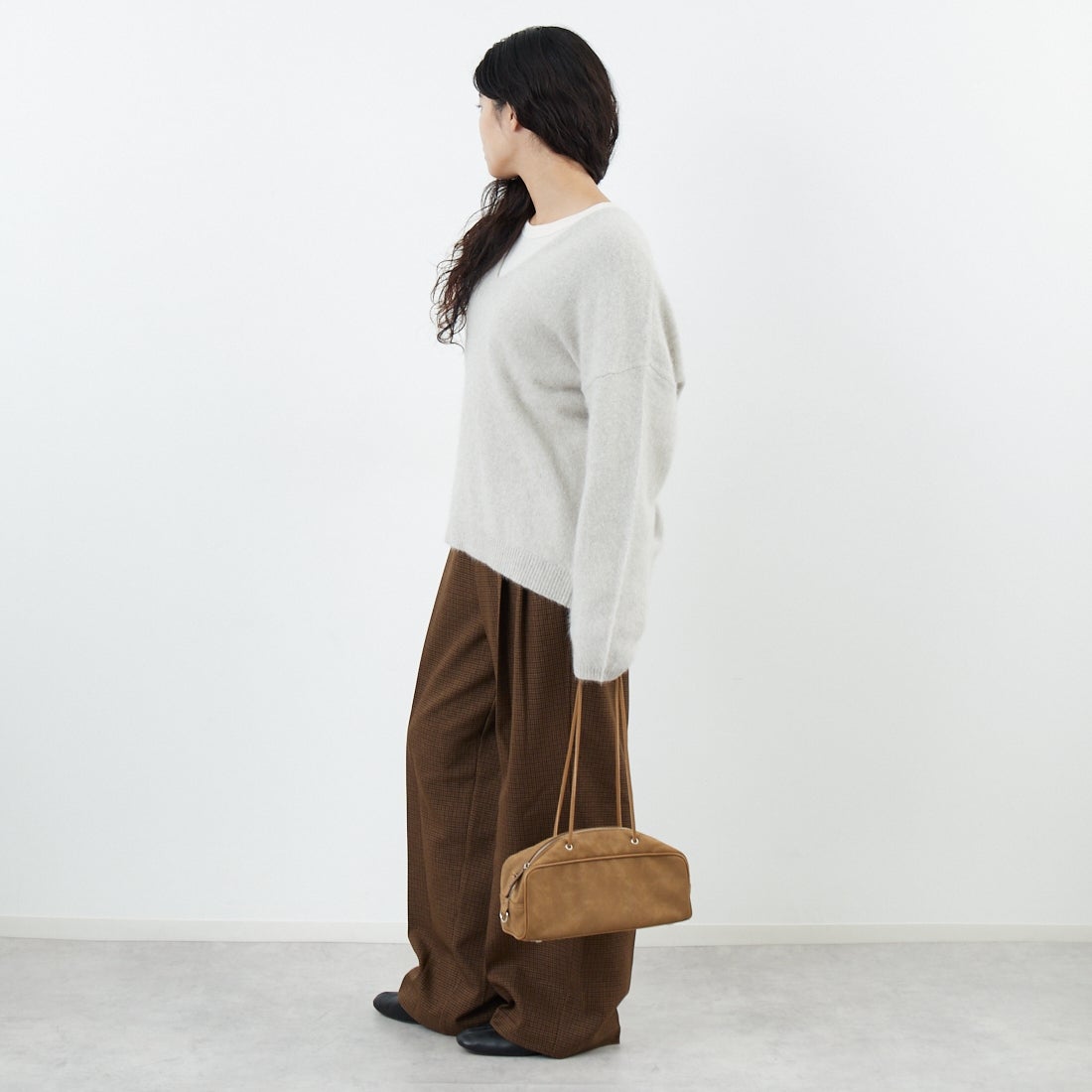 Jeans Factory Clothes [ジーンズファクトリークローズ] 深Vネックフォックスニットプルオーバー [25010100] L.GRY &&モデル身長：162cm 着用サイズ：F&&