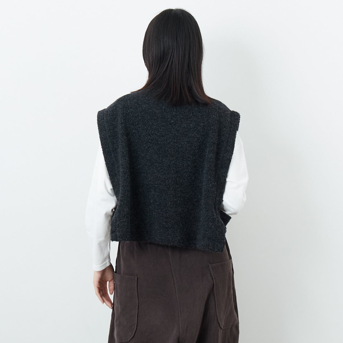 tumugu: [ツムグ] シープパイルベスト [TC25318] 88 CHARCOA &&モデル身長：162cm 着用サイズ：F&&