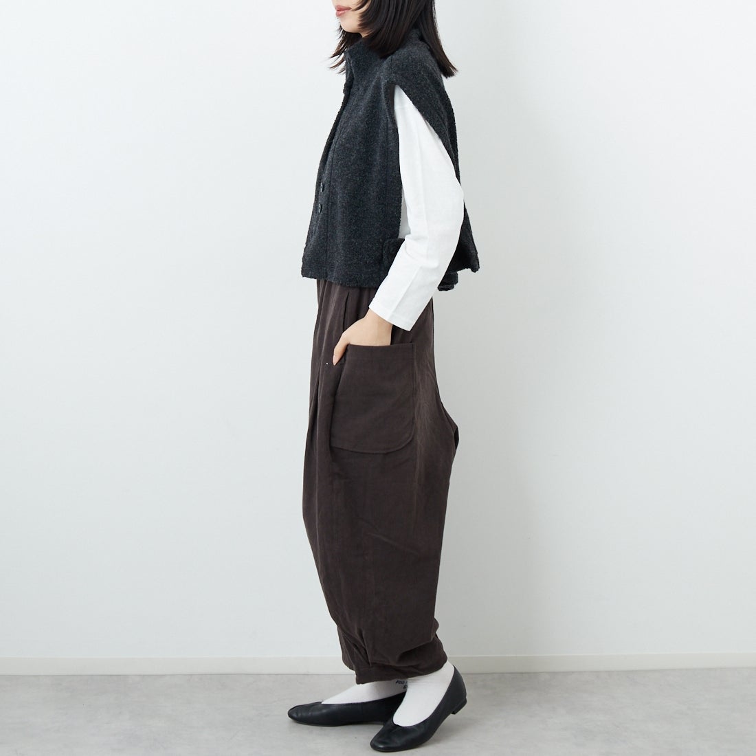 tumugu: [ツムグ] シープパイルベスト [TC25318] 88 CHARCOA &&モデル身長：162cm 着用サイズ：F&&