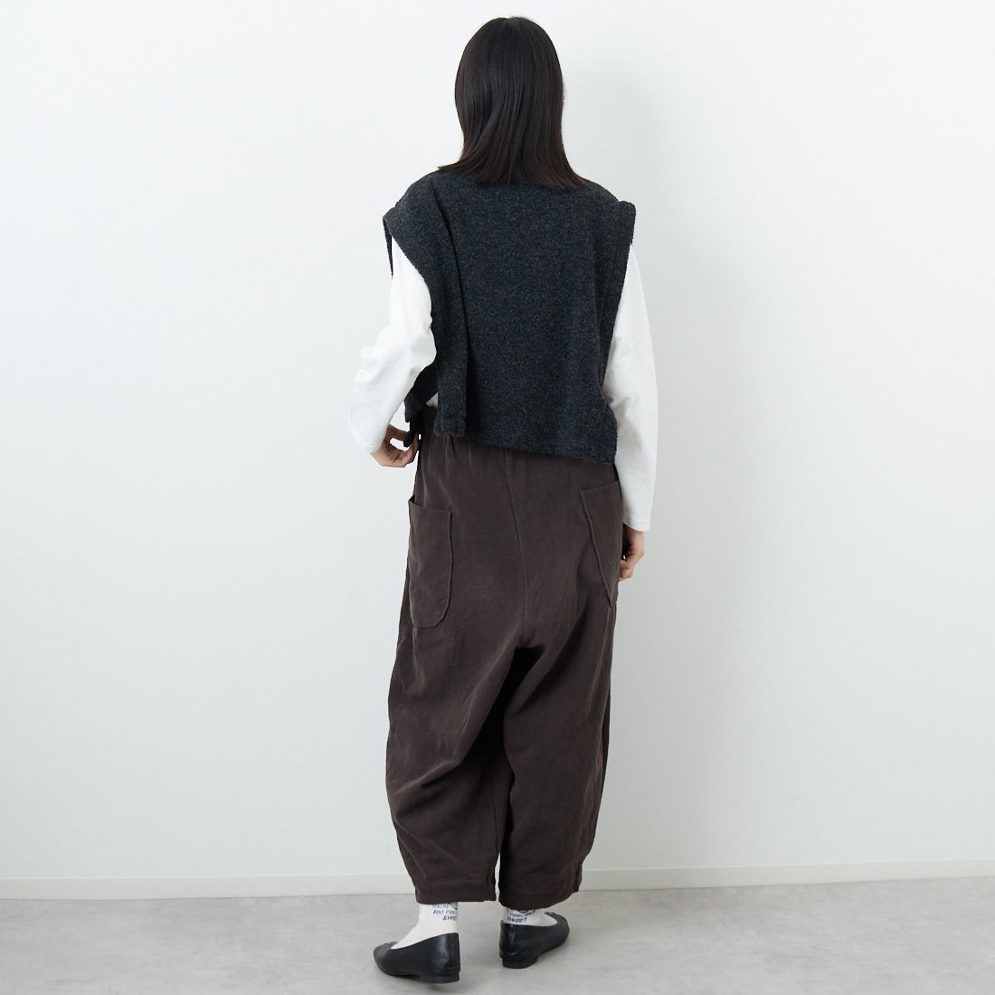 tumugu: [ツムグ] シープパイルベスト [TC25318] 88 CHARCOA &&モデル身長：162cm 着用サイズ：F&&