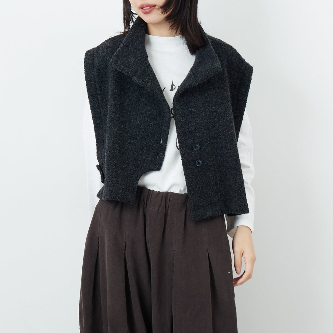 tumugu: [ツムグ] シープパイルベスト [TC25318] 88 CHARCOA &&モデル身長：162cm 着用サイズ：F&&