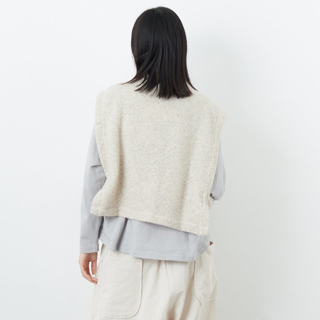 tumugu: [ツムグ] シープパイルベスト [TC25318] 03 OATMEAL &&モデル身長：162cm 着用サイズ：F&&