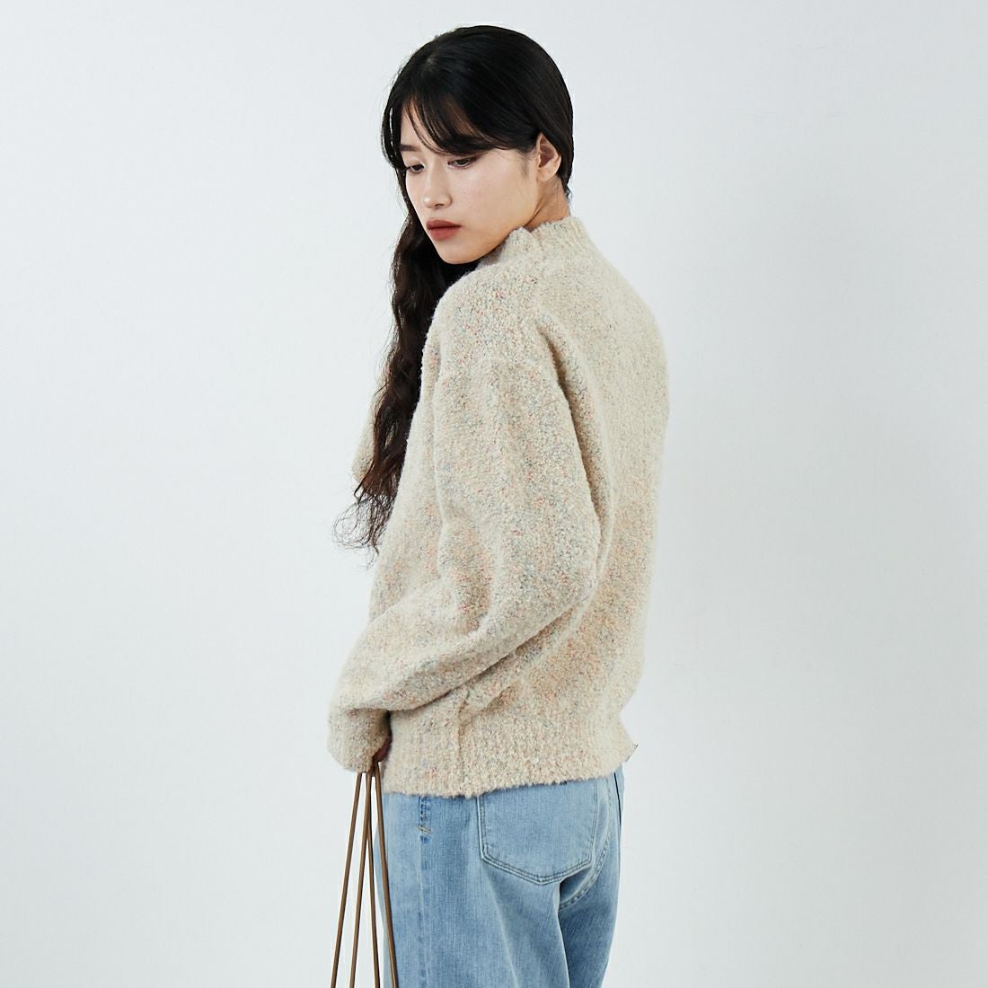 MICA&DEAL [マイカアンドディール] ミックスヤーンプルオーバー [0125408342] ECRU &&モデル身長：162cm 着用サイズ：F&&