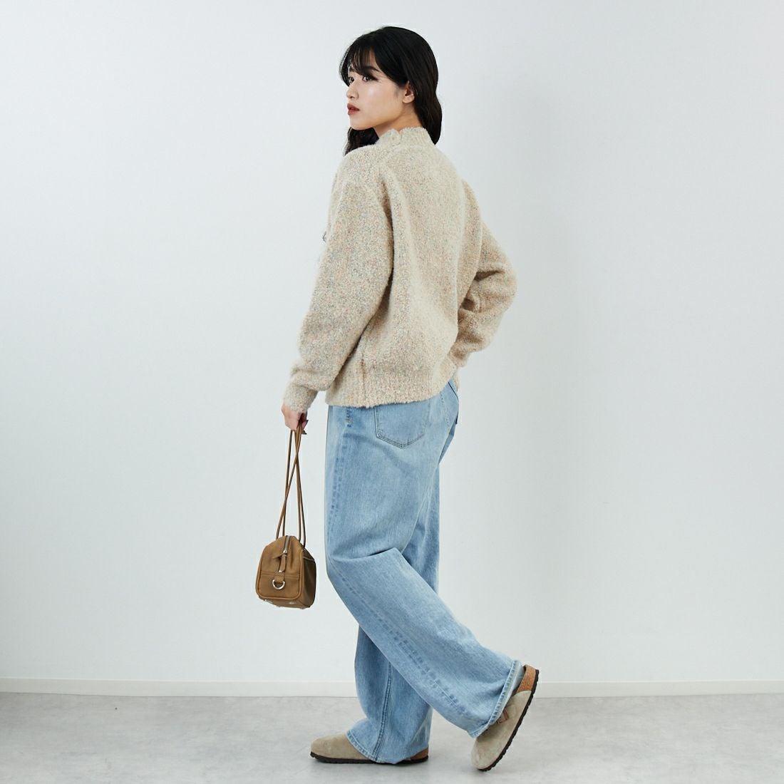 MICA&DEAL [マイカアンドディール] ミックスヤーンプルオーバー [0125408342] ECRU &&モデル身長：162cm 着用サイズ：F&&