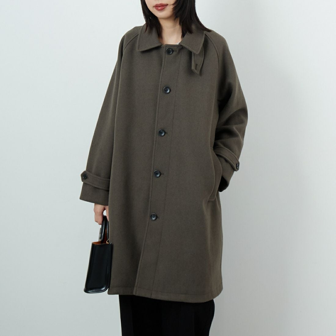 Jeans Factory Clothes [ジーンズファクトリークローズ] ワイドステンカラーミドルコート [831031IN] CHARCOAL &&モデル身長：162cm 着用サイズ：F&&