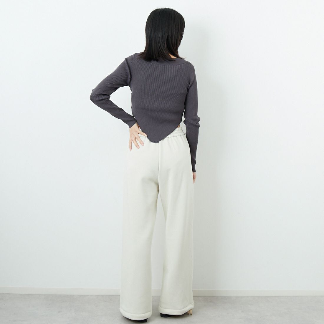 null. [ヌル] ビスチェリブニットトップス [153WNT255023] CGRY &&モデル身長：162cm 着用サイズ：24&&