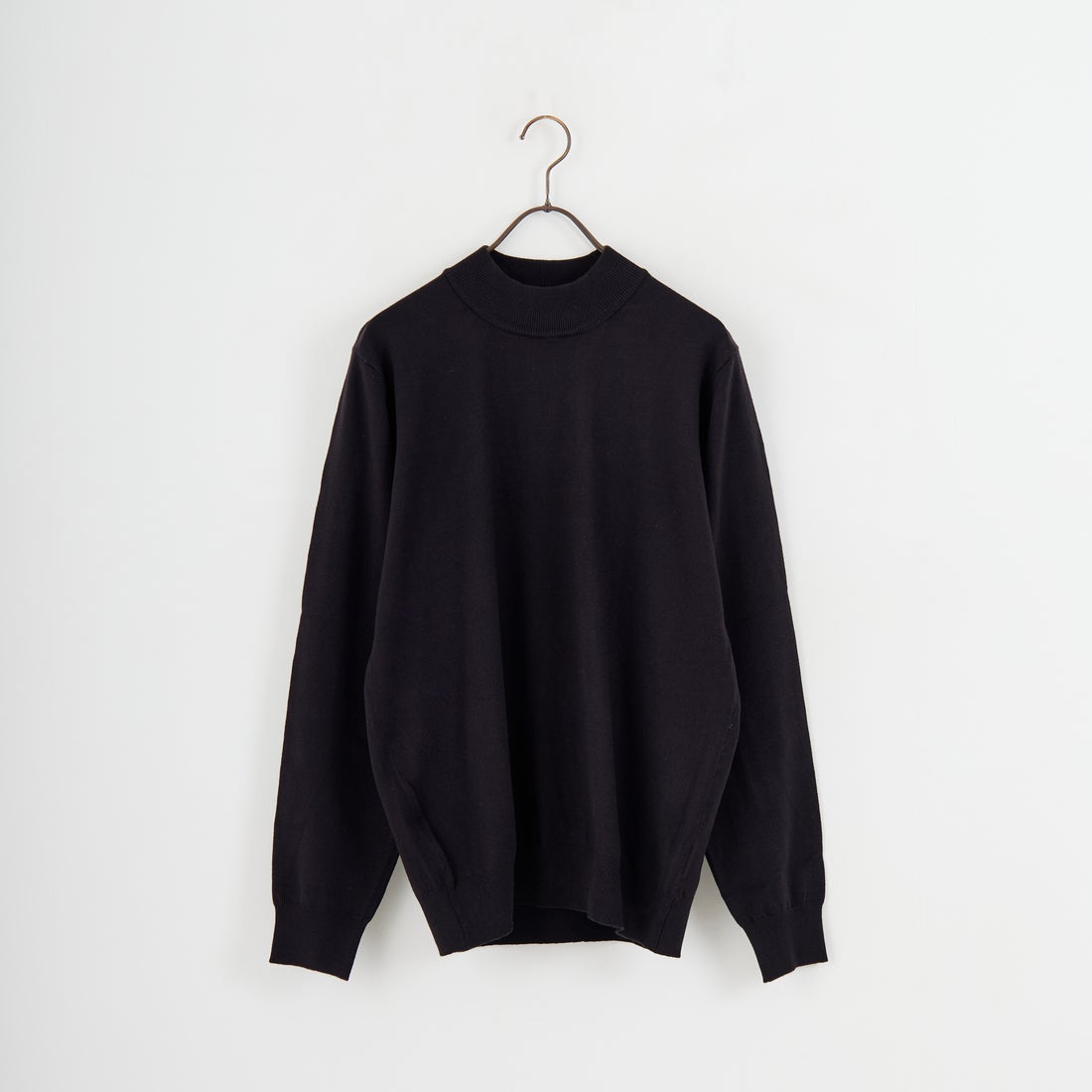 005 BLACK