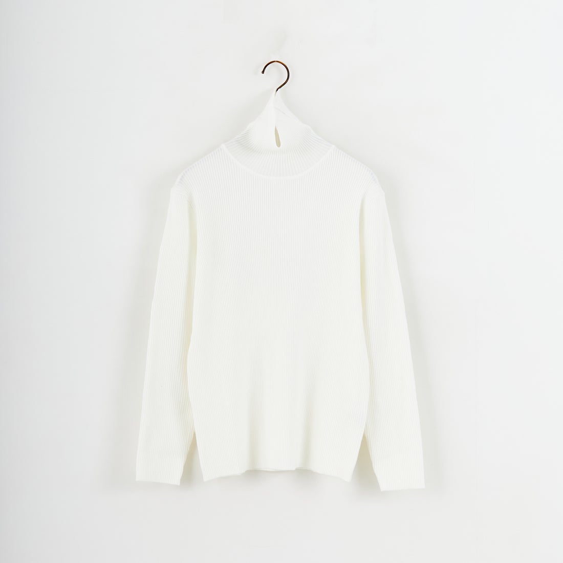 001 WHITE