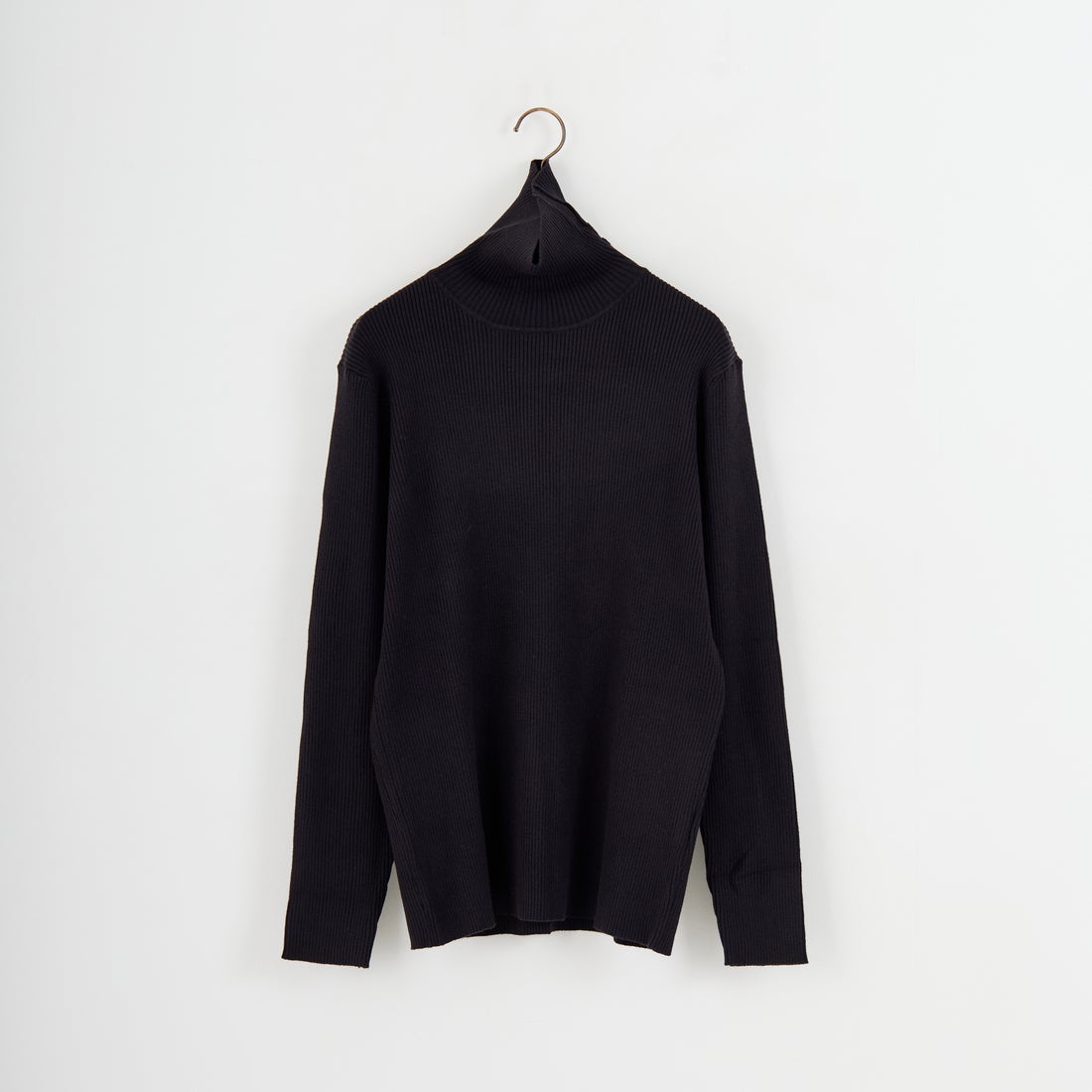 005 BLACK