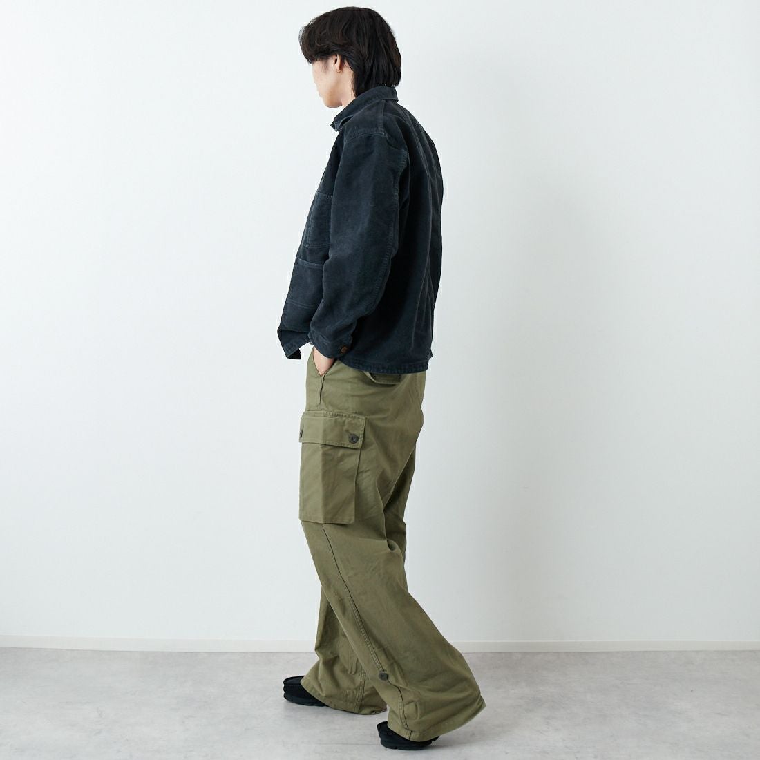 REMI RELIEF [レミレリーフ] モールスキンカバーオールジャケット [RN29373043] BLACK &&モデル身長：179cm 着用サイズ：L&&