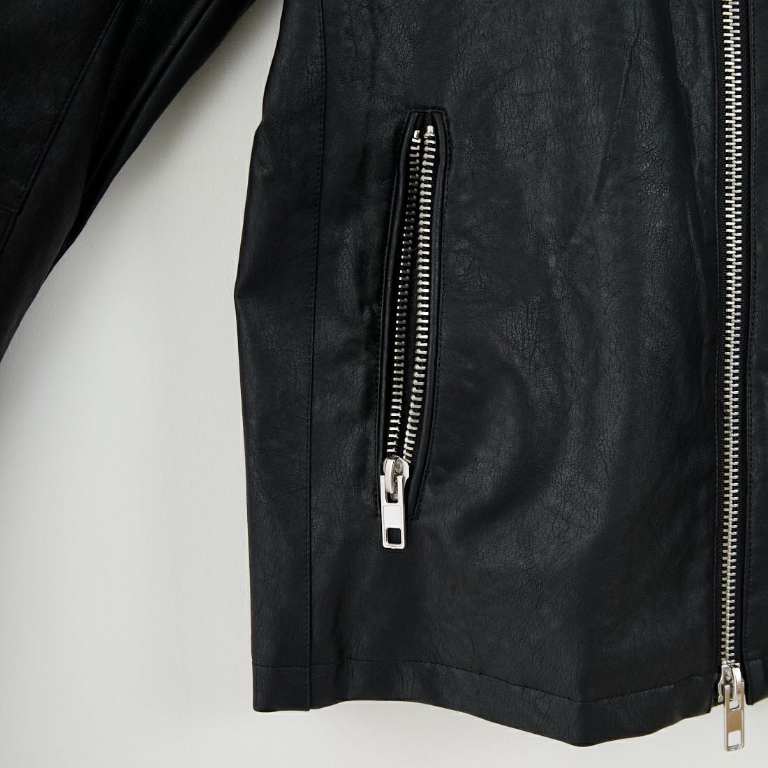 33Degrees [サーティスリーディグリーズ] フェイクレザー シングルライダースジャケット [560003IN] BLACK