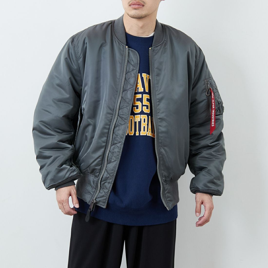 ALPHA [アルファ] MA-1フライトジャケット [MJM21000C1] GUNMETAL &&モデル身長：168cm 着用サイズ：L&&
