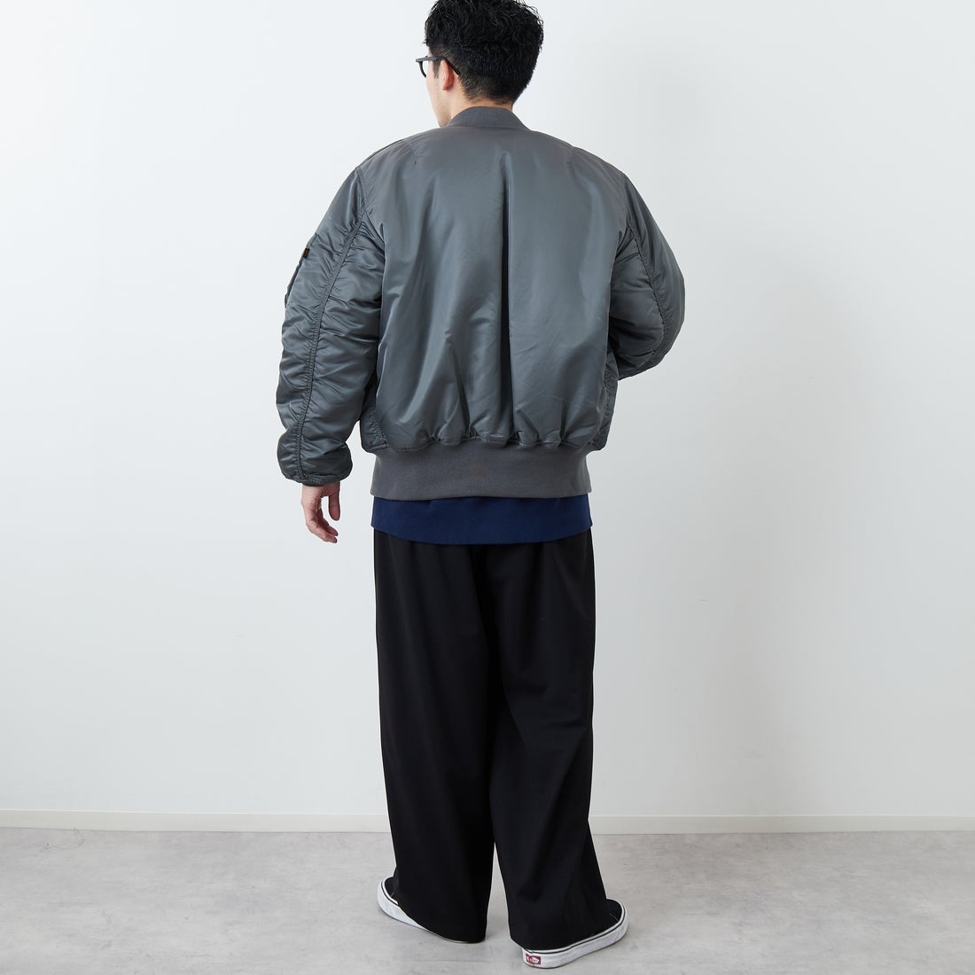 ALPHA [アルファ] MA-1フライトジャケット [MJM21000C1] GUNMETAL &&モデル身長：168cm 着用サイズ：L&&