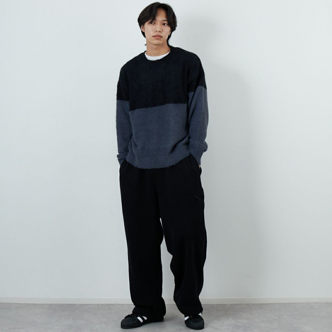 33Degrees [サーティスリーディグリーズ] シャギーツートンクルーネックニット [725807] BLK/CHR &&モデル身長：179cm 着用サイズ：M&&